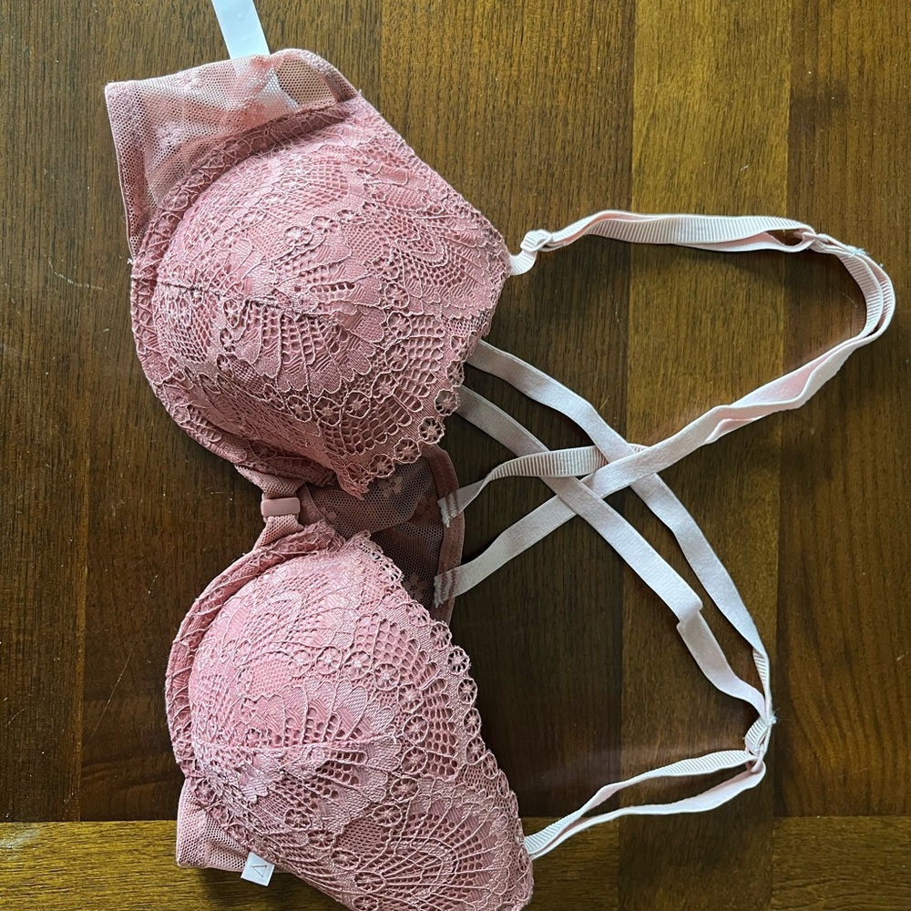 Victoria's Secret Pink Lace Bra with Scalloped Edges